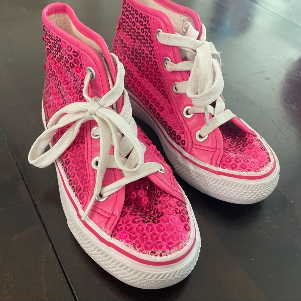 Bakers hot pink sequined shoes like new